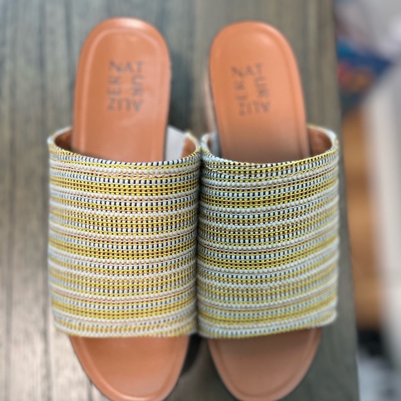 Naturalizer’s platform sandal - Picture 5 of 5